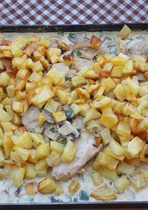 Una foto de Pollo a la crema en planchetta de hierro