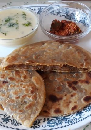 A picture of Mango Puranpoli.