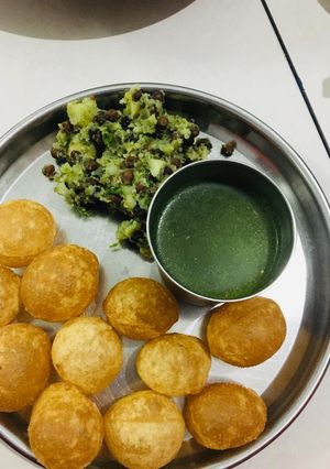 પાણીપૂરી (Panipuri Recipe In Gujarati) રેસીપી મુખ્ય ફોટો