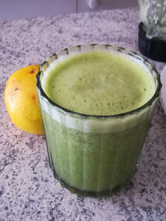 Una foto de Licuado de Melón, Espinaca y Naranja