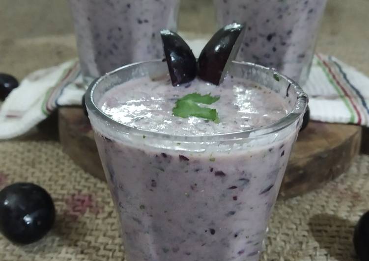 How to Prepare Quick Grapes and coriander smoothie