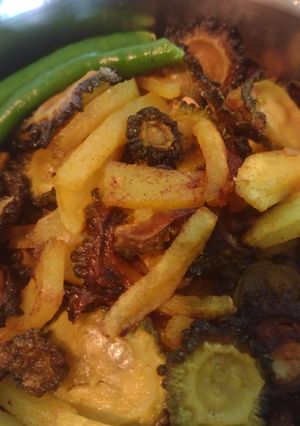 উচ্ছে আলু ভাজা (Uchche aloo bhaja recipe in Bengali) রেসিপির প্রধান ছবি