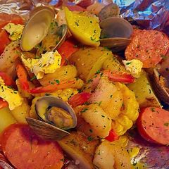 A picture of Ray’s Seafood Packets.
