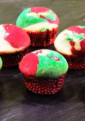 A picture of Naked Christmas Cupcakes.