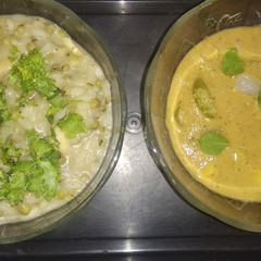 A picture of Ironman khichdi with mixed fruit sasam.