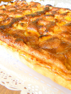 Una foto de Tarta de plátano y crema de almendra