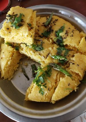 यमी ढोकला(Yummy dhokla recipe in Hindi) रेसिपी मुख्य फोटो