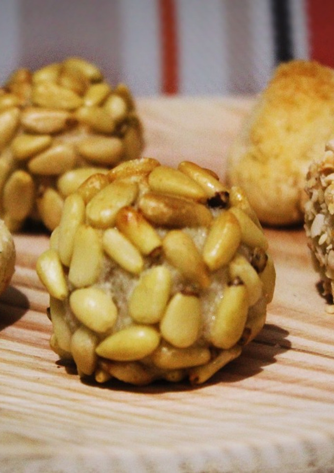 Una foto de Panellets caseros