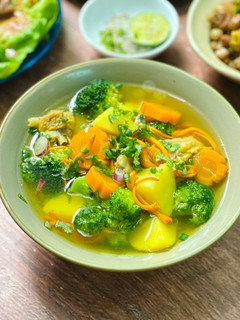 Hình của món Canh Bông Cải Xanh Nấm Đông Trùng Hạ Thảo.