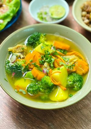 Hình của món Canh Bông Cải Xanh Nấm Đông Trùng Hạ Thảo.