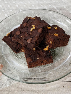 Una foto de 🫘🍫Black bean brownies 🍫🫘 Receta viral #4 - Brownies de porotos negros, #singluten, sin azúcar