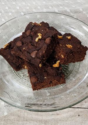 Una foto de 🫘🍫Black bean brownies 🍫🫘 Receta viral #4 - Brownies de porotos negros, #singluten, sin azúcar