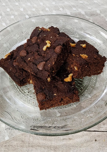 Una foto de 🫘🍫Black bean brownies 🍫🫘 Receta viral #4 - Brownies de porotos negros, #singluten, sin azúcar