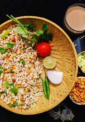 A picture of Jhal murhi.