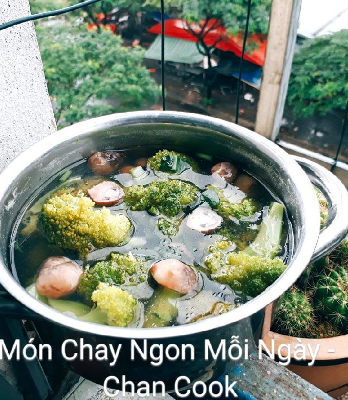 Hình của món Canh bông cải xanh chay.