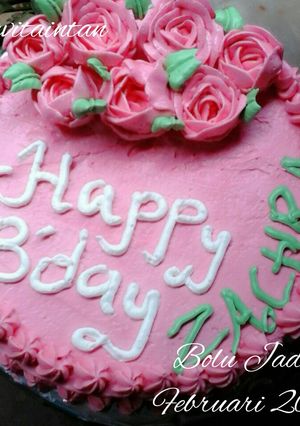 Foto resep Zachra birthday cake a.k.a Bolu jadul + resep butter cream