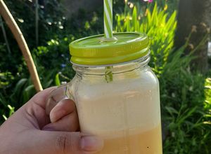 Una foto de Mango leche