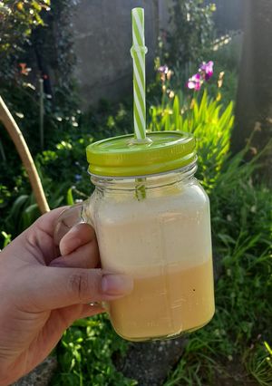 Una foto de Mango leche