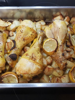 Una foto de Jamoncitos de pollo al horno con limón