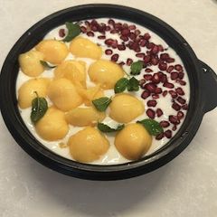 A picture of Mango and pomegranate raita.