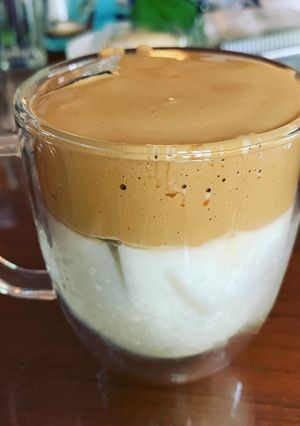 รูปของ กาแฟครีมนมสด Dalgona coffee