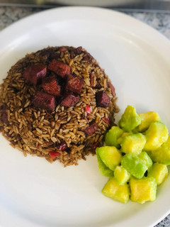 Una foto de Arroz chino con salami
