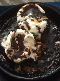 સીઝલર બ્રાઉની ચોકલેટ(Sizzler Brownie Chocolate recipe in Gujarati) રેસીપી મુખ્ય ફોટો