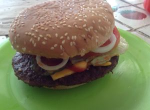 Una foto de Whooper Burger King en casa