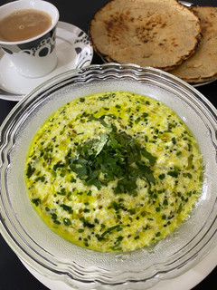 દહીં તીખારી (Dahi Tikhari Recipe In Gujarati) રેસીપી મુખ્ય ફોટો