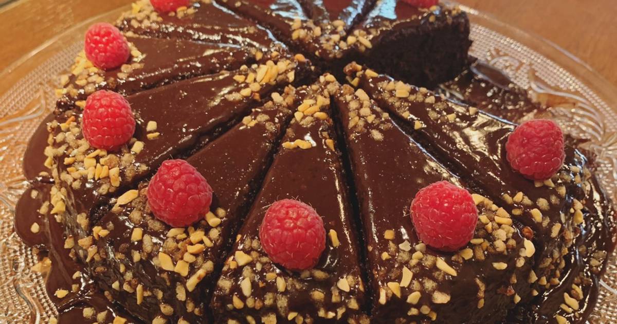 Moist chocolate cake Recipe by Zeena R Cookpad