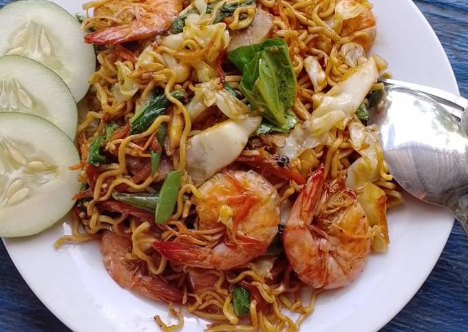 Resep Mie Goreng Seafood Sayur Oleh Kie Kimlan - Cookpad