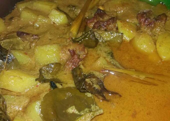 Anti Ribet, Buat Kalio daging kentang Menu Enak Dan Mudah Dibuat