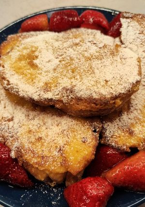French toast szamócával, avagy a híres francia bundáskenyér 😍🍞🧇 recept fotója