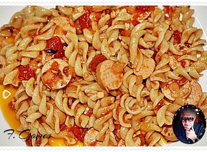 Foto de Salsichas de Aves com Fusilli e Tomate Aromatizado