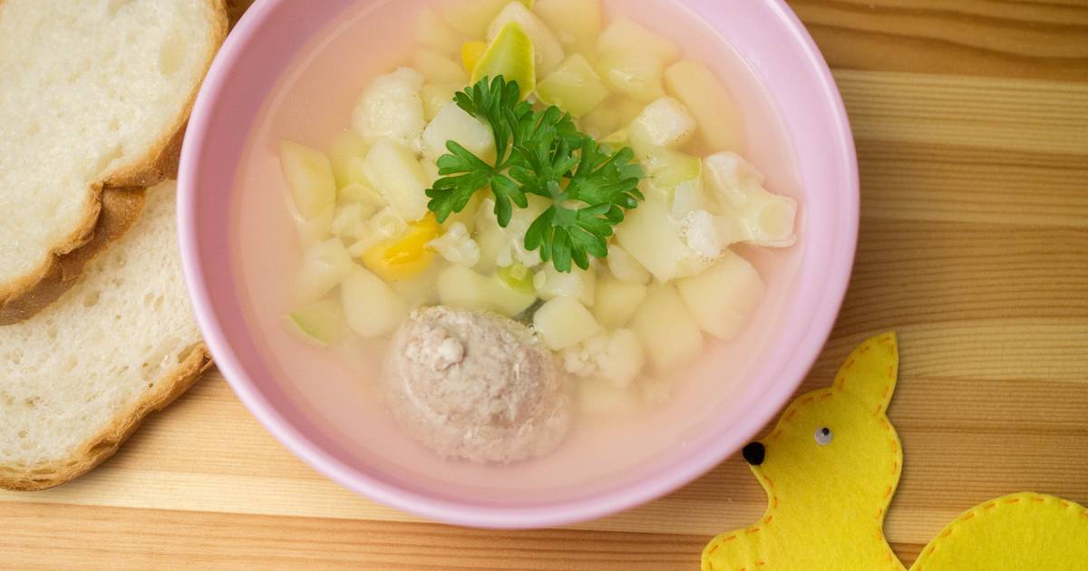 Суп для малышей до года. Овощной суп детский. Детский суп с кроликом. Суп для первого прикорма. Овощной молочный суп для детей.