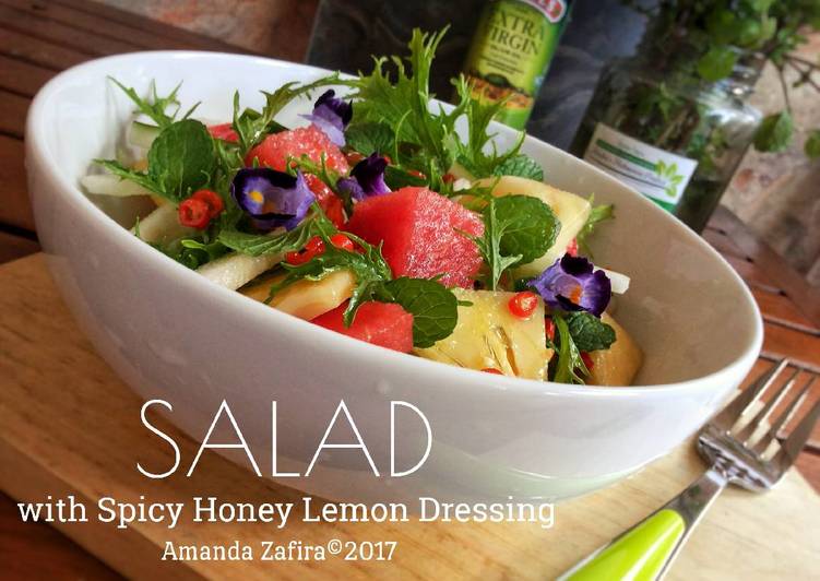 Langkah Mudah Membuat Salad with Spicy Honey Lemon Dressing Bikin Ngiler