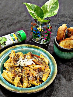 झटपट क्रीमी पास्ता(jhatpat creamy pasta recipe in hindi) रेसिपी मुख्य फोटो