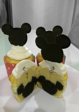 A picture of Mickey cup cake.
