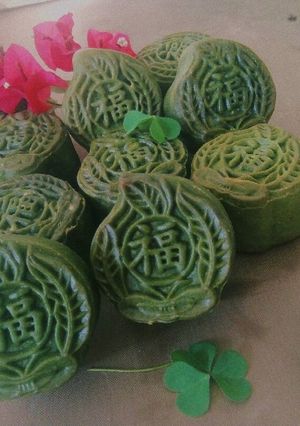 Hình của món Trung thu trà xanh. (Matcha Mooncake).