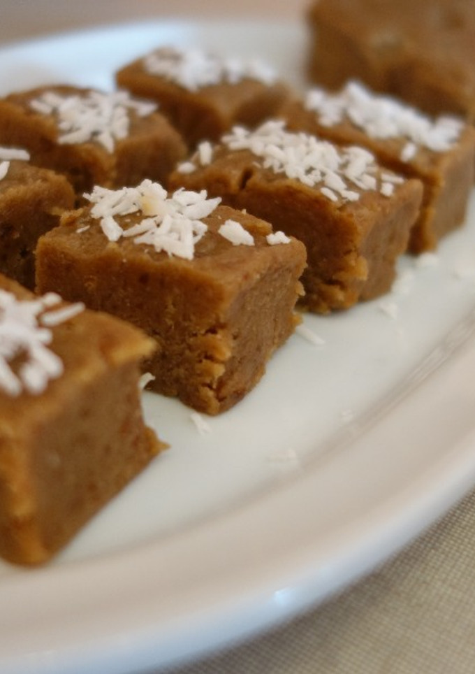 Una foto de Snack de tahín con dátiles