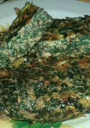 Una foto de Tortilla con hojas de remolacha