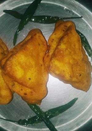 A picture of Bread Pakora.