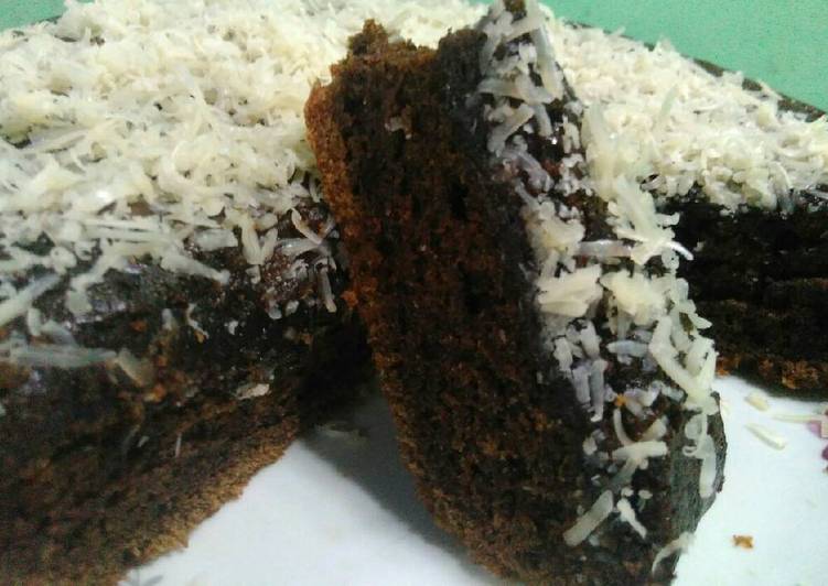 Black Coffee Cakes With Toping Cheese