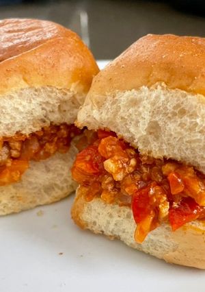 A picture of Sloppy Joes.
