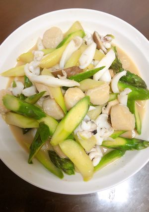 干貝海鮮炒蘆筍 的食譜成品照片