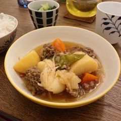 A picture of Japanese Nikujyaga in the Instant Pot 🪄🧙‍♀️.