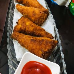 A picture of Chicken Bread Cone.