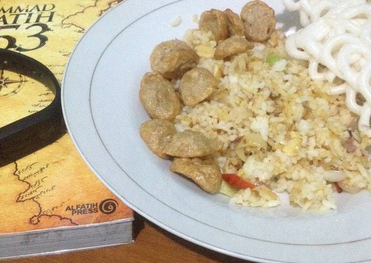 Resep Nasi Goreng Bumbu Iris oleh fitrie amaliya - Cookpad