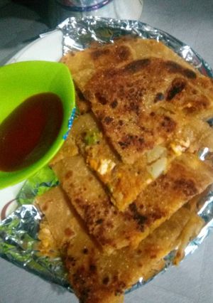 A picture of Matar paneer paratha.