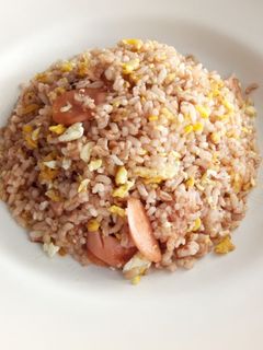 Foto resep Nasi merah goreng sosis orak arik